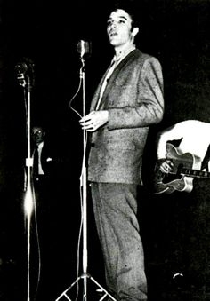 Elvis-on-stage-at-the-Brooklynn-auditorium-in-october-20-1955