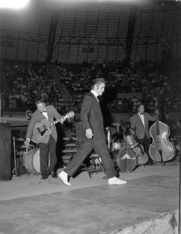 October-14-1956-in-San-Antonio-Texas-elvis-presley