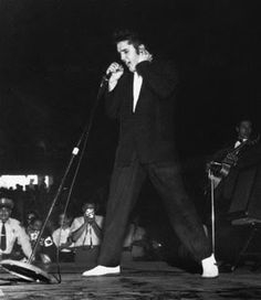 San-Antonio-October-14-1956-elvis-presley