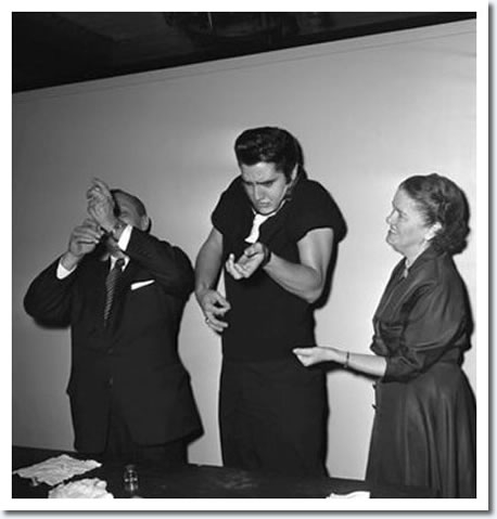 october-28-1956-elvis-presley-1