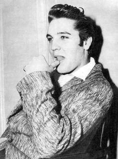 16- Elvis early in the morning in january 6 1957