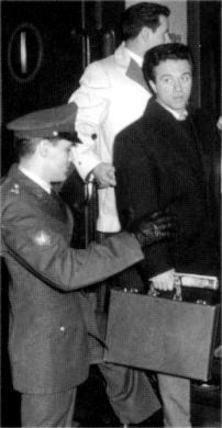Elvis-in-Paris-january-13-1960-2