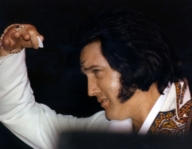 1976-november-30-elvis-presley-3