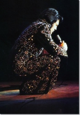 Elvis-Presley-November-18-1972-The-H.I.C.-Arena-Honolulu-Hawaii-2