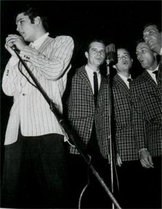 Elvis-used-that-jacket-on-stage-in-Ohio-in-november-24-1956.