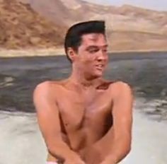 14-elvis water skiing