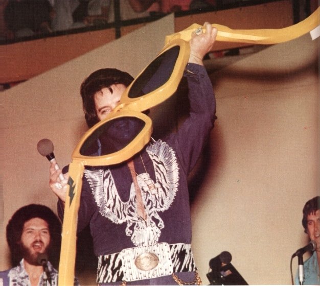 1975 july 9 - Elvis Presley - 5