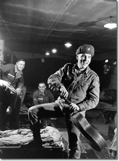 elvis-presley-grafenwoehr-germany-november-28-1958-11