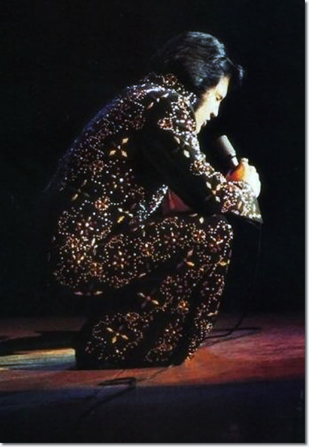 elvis-presley-november-18-1972-the-h-i-c-arena-honolulu-hawaii-2
