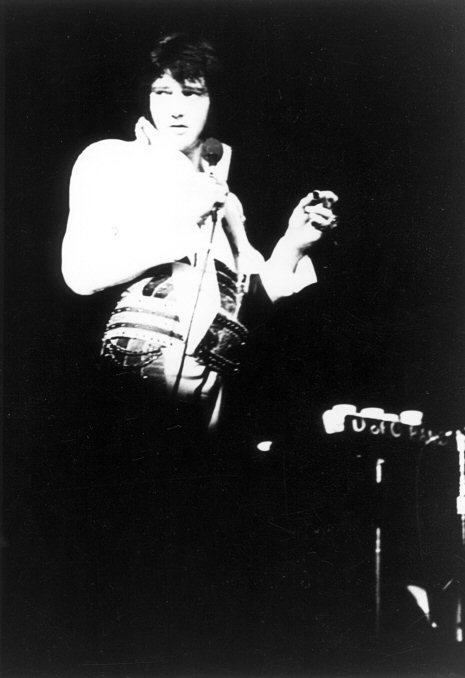 november-25-1976-elvis-presley
