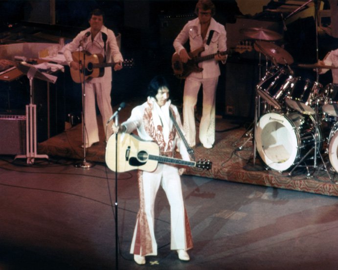1976-elvis-presley-december-4-elvis-presley-8