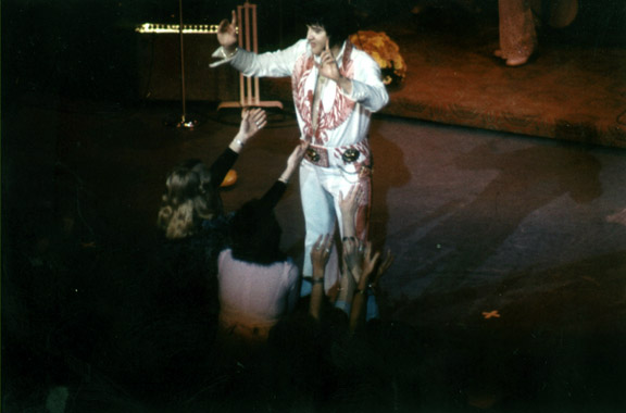 1976-elvis-presley-december-4-elvis-presley-9