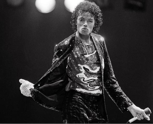 Similarities in Michael Jackson and Elvis Presley not only in their lives but alson in their deaths