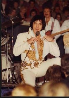 Elvis Presley on stage in Charlotte in february 20 1977 2
