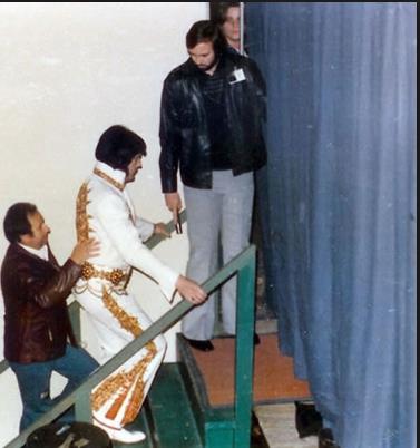 Elvis Presley on stage in Charlotte in february 20 1977 2