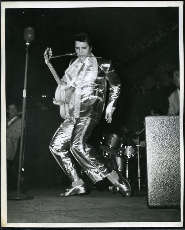 March 28, 1957 - Elvis at the International Amphitheatre, Chicago