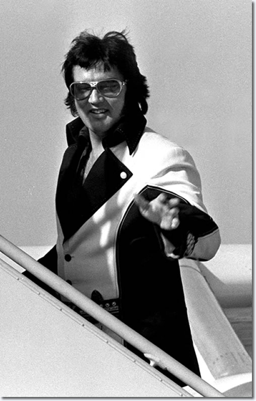 Elvis Presley : Leaving Cincinnati, OH on March 22, 1976