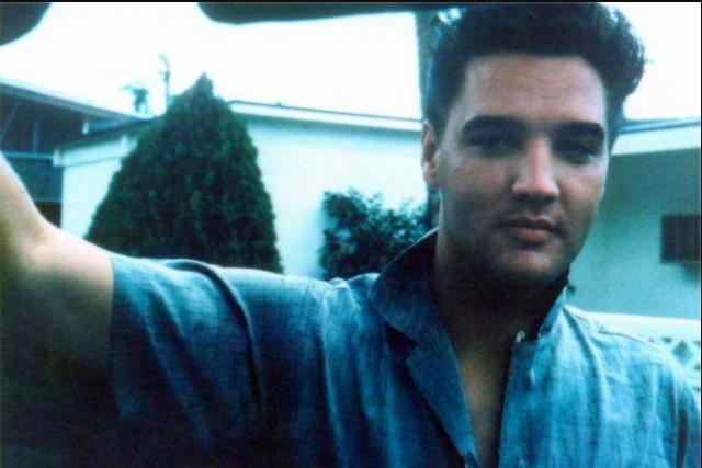 Elvis at his Miami hotel in march 23 1960