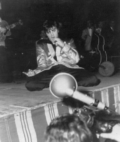 April 03 1957 Elvis Presley 2