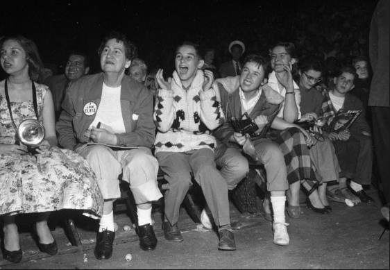 Elvis Presley Souvenir Photo Album - Toronto (April 2, 1957) 