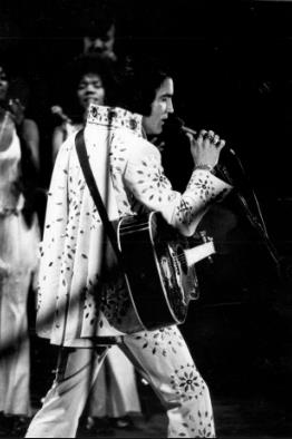 Elvis Presley in concert April 18, 1972. San Antonio, Texas 