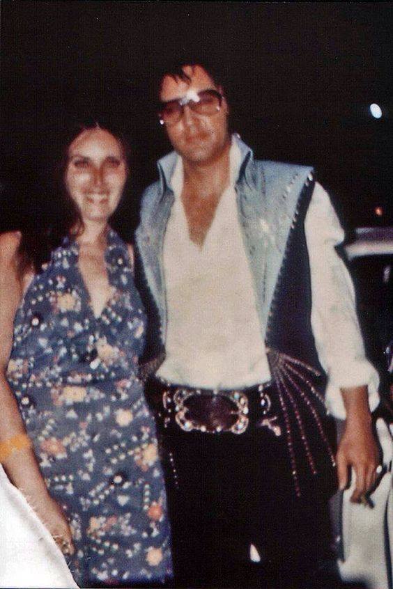 Elvis Presley Photos of the Day February 12 – Elvis Presley