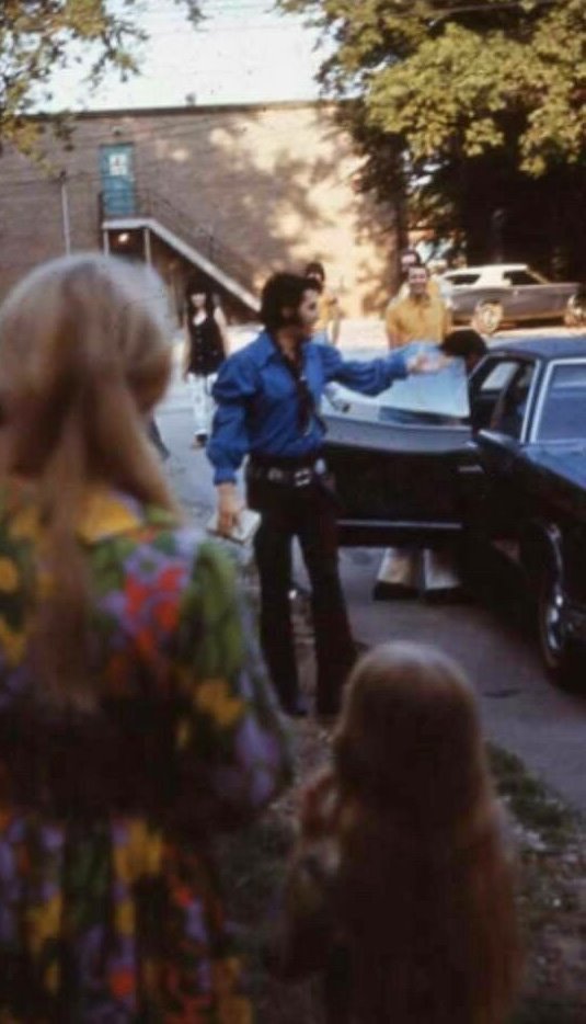 Elvis arrived at Studio B in Nashville. June 4, 1970.