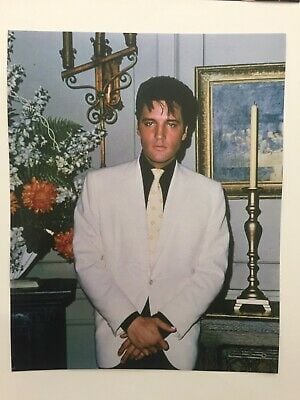 This shot was used on the 45 RPM picture sleeve for Wonder Of You/Mama Liked The Roses