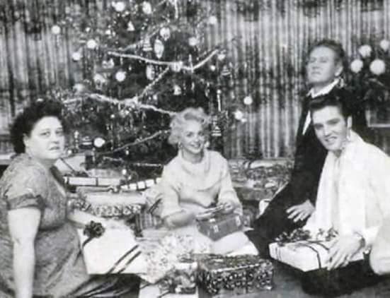 Elvis And Christmas – Elvis Presley