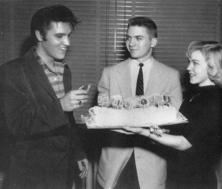 Elvis A birthday story. – Elvis Presley