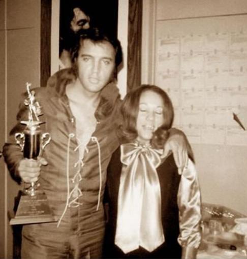 Elvis Presley with fan Yanick Gomez | August 22, 1970