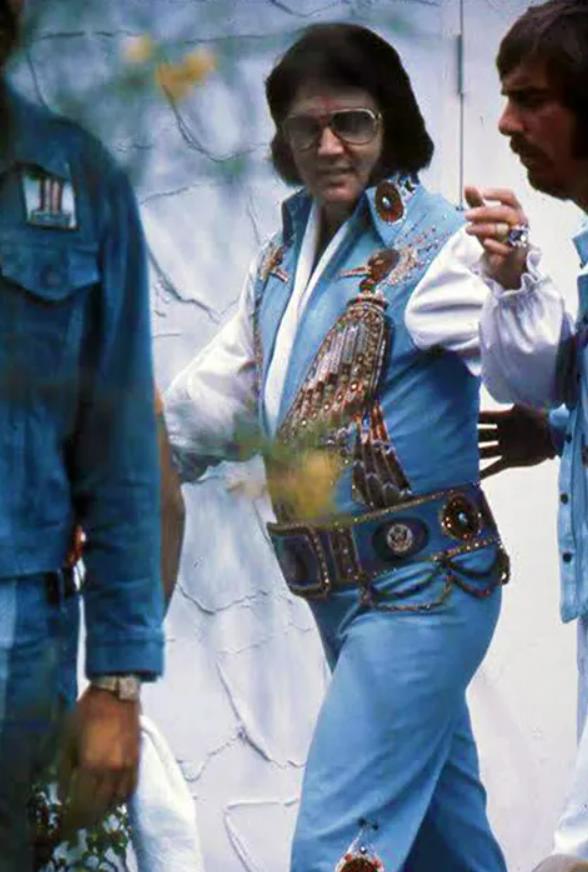 Elvis heading to perform his matinee show in Lakeland, FL on September 4, 1976
