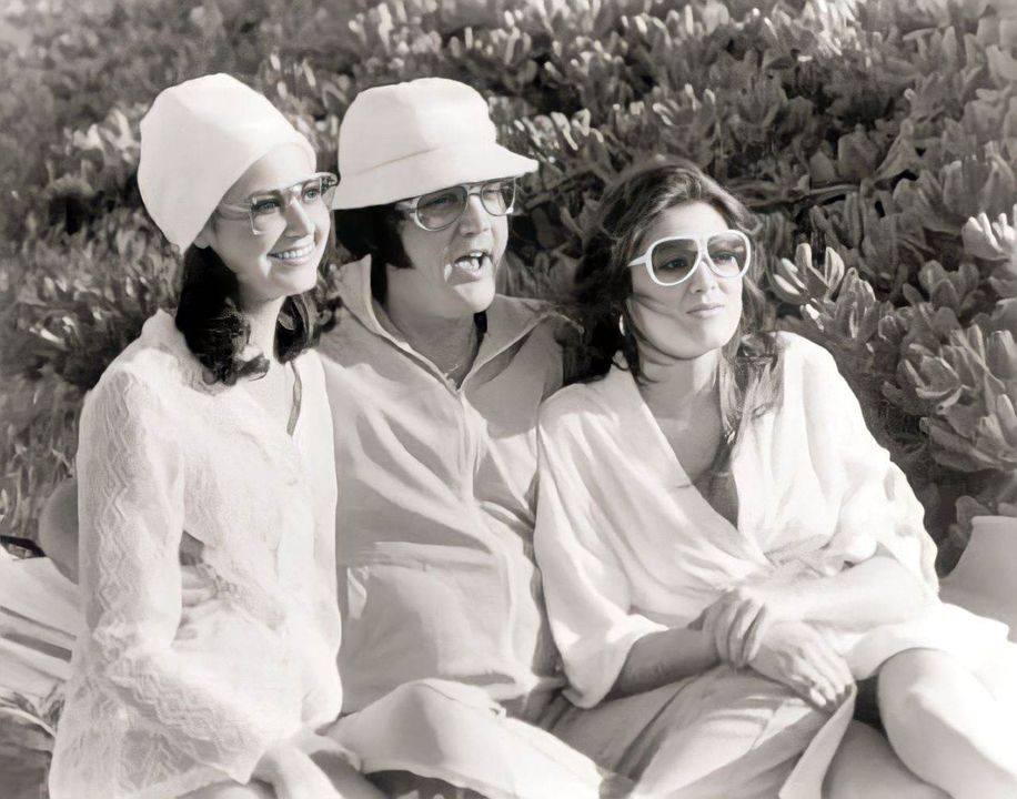 November, 19 1976 Ginger met Elvis Elvis Presley